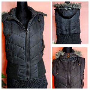 Be Cool Puffer Hooded Black Vest, Gray Faux Fur, fitted size M! 🔥